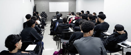 Celebrity Academia: Formación Gratuita y Oportunidades para el Futuro con el Apoyo Gubernamental